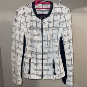 ✨Calvin Klein✨black and white tweed zip up jacket with pockets
